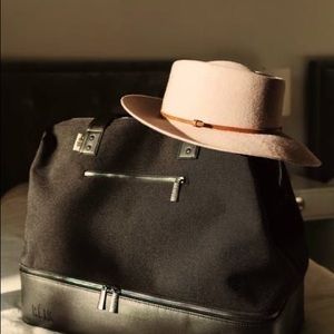 BÉIS (The convertible weekender)